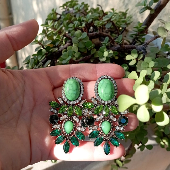 ✨NEW CRYSTAL EARRINGS COLLECTION✨ Matte Blue and Green Earrings - Picture 4 of 9